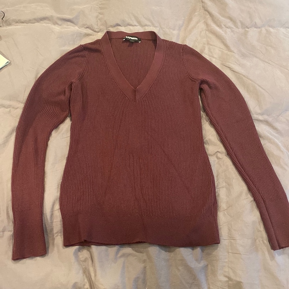 Express V neck long sleeve burgundy sweater